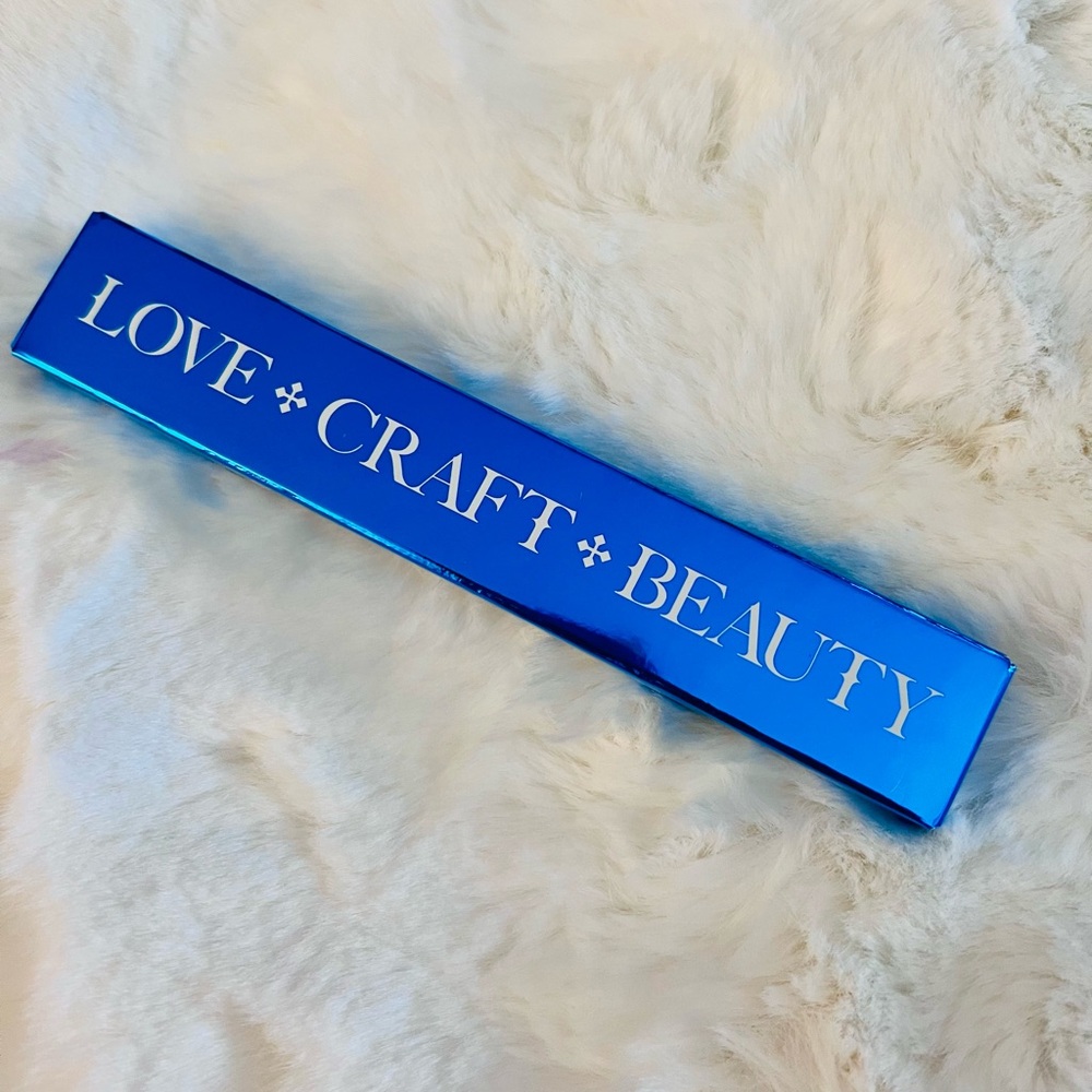 New in a Box Love Craft & Beauty Retractable Lip Liner with Brush in Alien Kiss
